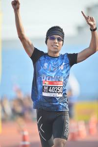 BIB: 40250
                            <button type="button" onclick="openModal(3538513)" class="btn btn-primary btn-sm float-right btn-popup" data-toggle="modal" data-target=".modal-high-quality">
                        <i class="fas fa-shopping-cart"></i> Add to Cart
                    </button>
                                            <button type="button" onclick="isThisMe(3538513, true)" class="btn btn-success btn-sm float-right btn-popup btn-isme hidden" data-toggle="tooltip" data-placement="bottom" title="นี่คือรูปของคุณใช่ไหม คลิกที่นี่เพื่อเอาเข้าอัลบั้ม">
                        <i class="fas fa-plus"></i> Add to album
                    </button>
                    <button type="button" onclick="isThisMe(3538513, false)" class="btn btn-warning btn-sm float-right btn-popup btn-isnotme hidden">
                        <i class="fas fa-ban"></i> Remove from album
                    </button>