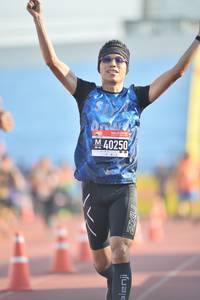 BIB: 40250
                            <button type="button" onclick="openModal(3538509)" class="btn btn-primary btn-sm float-right btn-popup" data-toggle="modal" data-target=".modal-high-quality">
                        <i class="fas fa-shopping-cart"></i> Add to Cart
                    </button>
                                            <button type="button" onclick="isThisMe(3538509, true)" class="btn btn-success btn-sm float-right btn-popup btn-isme hidden" data-toggle="tooltip" data-placement="bottom" title="นี่คือรูปของคุณใช่ไหม คลิกที่นี่เพื่อเอาเข้าอัลบั้ม">
                        <i class="fas fa-plus"></i> Add to album
                    </button>
                    <button type="button" onclick="isThisMe(3538509, false)" class="btn btn-warning btn-sm float-right btn-popup btn-isnotme hidden">
                        <i class="fas fa-ban"></i> Remove from album
                    </button>