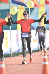 BIB: 215
                            <button type="button" onclick="openModal(3539357)" class="btn btn-primary btn-sm float-right btn-popup" data-toggle="modal" data-target=".modal-high-quality">
                        <i class="fas fa-shopping-cart"></i> Add to Cart
                    </button>
                                            <button type="button" onclick="isThisMe(3539357, true)" class="btn btn-success btn-sm float-right btn-popup btn-isme hidden" data-toggle="tooltip" data-placement="bottom" title="นี่คือรูปของคุณใช่ไหม คลิกที่นี่เพื่อเอาเข้าอัลบั้ม">
                        <i class="fas fa-plus"></i> Add to album
                    </button>
                    <button type="button" onclick="isThisMe(3539357, false)" class="btn btn-warning btn-sm float-right btn-popup btn-isnotme hidden">
                        <i class="fas fa-ban"></i> Remove from album
                    </button>