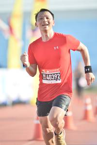 BIB: 40392
                            <button type="button" onclick="openModal(3540789)" class="btn btn-primary btn-sm float-right btn-popup" data-toggle="modal" data-target=".modal-high-quality">
                        <i class="fas fa-shopping-cart"></i> Add to Cart
                    </button>
                                            <button type="button" onclick="isThisMe(3540789, true)" class="btn btn-success btn-sm float-right btn-popup btn-isme hidden" data-toggle="tooltip" data-placement="bottom" title="นี่คือรูปของคุณใช่ไหม คลิกที่นี่เพื่อเอาเข้าอัลบั้ม">
                        <i class="fas fa-plus"></i> Add to album
                    </button>
                    <button type="button" onclick="isThisMe(3540789, false)" class="btn btn-warning btn-sm float-right btn-popup btn-isnotme hidden">
                        <i class="fas fa-ban"></i> Remove from album
                    </button>