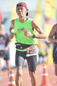 BIB: 40202
                            <button type="button" onclick="openModal(3541629)" class="btn btn-primary btn-sm float-right btn-popup" data-toggle="modal" data-target=".modal-high-quality">
                        <i class="fas fa-shopping-cart"></i> Add to Cart
                    </button>
                                            <button type="button" onclick="isThisMe(3541629, true)" class="btn btn-success btn-sm float-right btn-popup btn-isme hidden" data-toggle="tooltip" data-placement="bottom" title="นี่คือรูปของคุณใช่ไหม คลิกที่นี่เพื่อเอาเข้าอัลบั้ม">
                        <i class="fas fa-plus"></i> Add to album
                    </button>
                    <button type="button" onclick="isThisMe(3541629, false)" class="btn btn-warning btn-sm float-right btn-popup btn-isnotme hidden">
                        <i class="fas fa-ban"></i> Remove from album
                    </button>