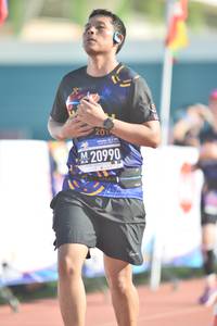 BIB: 201, 20990, 
                            <button type="button" onclick="openModal(3541051)" class="btn btn-primary btn-sm float-right btn-popup" data-toggle="modal" data-target=".modal-high-quality">
                        <i class="fas fa-shopping-cart"></i> Add to Cart
                    </button>
                                            <button type="button" onclick="isThisMe(3541051, true)" class="btn btn-success btn-sm float-right btn-popup btn-isme hidden" data-toggle="tooltip" data-placement="bottom" title="นี่คือรูปของคุณใช่ไหม คลิกที่นี่เพื่อเอาเข้าอัลบั้ม">
                        <i class="fas fa-plus"></i> Add to album
                    </button>
                    <button type="button" onclick="isThisMe(3541051, false)" class="btn btn-warning btn-sm float-right btn-popup btn-isnotme hidden">
                        <i class="fas fa-ban"></i> Remove from album
                    </button>