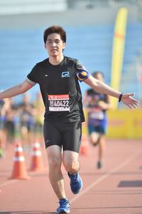 BIB: 40422
                            <button type="button" onclick="openModal(3542670)" class="btn btn-primary btn-sm float-right btn-popup" data-toggle="modal" data-target=".modal-high-quality">
                        <i class="fas fa-shopping-cart"></i> Add to Cart
                    </button>
                                            <button type="button" onclick="isThisMe(3542670, true)" class="btn btn-success btn-sm float-right btn-popup btn-isme hidden" data-toggle="tooltip" data-placement="bottom" title="นี่คือรูปของคุณใช่ไหม คลิกที่นี่เพื่อเอาเข้าอัลบั้ม">
                        <i class="fas fa-plus"></i> Add to album
                    </button>
                    <button type="button" onclick="isThisMe(3542670, false)" class="btn btn-warning btn-sm float-right btn-popup btn-isnotme hidden">
                        <i class="fas fa-ban"></i> Remove from album
                    </button>