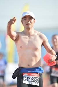 BIB: 40383
                            <button type="button" onclick="openModal(3542966)" class="btn btn-primary btn-sm float-right btn-popup" data-toggle="modal" data-target=".modal-high-quality">
                        <i class="fas fa-shopping-cart"></i> Add to Cart
                    </button>
                                            <button type="button" onclick="isThisMe(3542966, true)" class="btn btn-success btn-sm float-right btn-popup btn-isme hidden" data-toggle="tooltip" data-placement="bottom" title="นี่คือรูปของคุณใช่ไหม คลิกที่นี่เพื่อเอาเข้าอัลบั้ม">
                        <i class="fas fa-plus"></i> Add to album
                    </button>
                    <button type="button" onclick="isThisMe(3542966, false)" class="btn btn-warning btn-sm float-right btn-popup btn-isnotme hidden">
                        <i class="fas fa-ban"></i> Remove from album
                    </button>