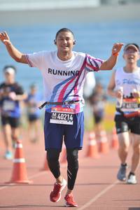 BIB: 40214
                            <button type="button" onclick="openModal(3543427)" class="btn btn-primary btn-sm float-right btn-popup" data-toggle="modal" data-target=".modal-high-quality">
                        <i class="fas fa-shopping-cart"></i> Add to Cart
                    </button>
                                            <button type="button" onclick="isThisMe(3543427, true)" class="btn btn-success btn-sm float-right btn-popup btn-isme hidden" data-toggle="tooltip" data-placement="bottom" title="นี่คือรูปของคุณใช่ไหม คลิกที่นี่เพื่อเอาเข้าอัลบั้ม">
                        <i class="fas fa-plus"></i> Add to album
                    </button>
                    <button type="button" onclick="isThisMe(3543427, false)" class="btn btn-warning btn-sm float-right btn-popup btn-isnotme hidden">
                        <i class="fas fa-ban"></i> Remove from album
                    </button>