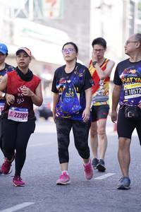 BIB: 10572, 22287, 
                            <button type="button" onclick="openModal(3592825)" class="btn btn-primary btn-sm float-right btn-popup" data-toggle="modal" data-target=".modal-high-quality">
                        <i class="fas fa-shopping-cart"></i> Add to Cart
                    </button>
                                            <button type="button" onclick="isThisMe(3592825, true)" class="btn btn-success btn-sm float-right btn-popup btn-isme hidden" data-toggle="tooltip" data-placement="bottom" title="นี่คือรูปของคุณใช่ไหม คลิกที่นี่เพื่อเอาเข้าอัลบั้ม">
                        <i class="fas fa-plus"></i> Add to album
                    </button>
                    <button type="button" onclick="isThisMe(3592825, false)" class="btn btn-warning btn-sm float-right btn-popup btn-isnotme hidden">
                        <i class="fas fa-ban"></i> Remove from album
                    </button>