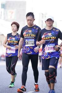 BIB: 201, 20895, 2191, 909
                            <button type="button" onclick="openModal(3581519)" class="btn btn-primary btn-sm float-right btn-popup" data-toggle="modal" data-target=".modal-high-quality">
                        <i class="fas fa-shopping-cart"></i> Add to Cart
                    </button>
                                            <button type="button" onclick="isThisMe(3581519, true)" class="btn btn-success btn-sm float-right btn-popup btn-isme hidden" data-toggle="tooltip" data-placement="bottom" title="นี่คือรูปของคุณใช่ไหม คลิกที่นี่เพื่อเอาเข้าอัลบั้ม">
                        <i class="fas fa-plus"></i> Add to album
                    </button>
                    <button type="button" onclick="isThisMe(3581519, false)" class="btn btn-warning btn-sm float-right btn-popup btn-isnotme hidden">
                        <i class="fas fa-ban"></i> Remove from album
                    </button>