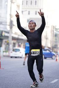 BIB: 11352
                            <button type="button" onclick="openModal(3631973)" class="btn btn-primary btn-sm float-right btn-popup" data-toggle="modal" data-target=".modal-high-quality">
                        <i class="fas fa-shopping-cart"></i> Add to Cart
                    </button>
                                            <button type="button" onclick="isThisMe(3631973, true)" class="btn btn-success btn-sm float-right btn-popup btn-isme hidden" data-toggle="tooltip" data-placement="bottom" title="นี่คือรูปของคุณใช่ไหม คลิกที่นี่เพื่อเอาเข้าอัลบั้ม">
                        <i class="fas fa-plus"></i> Add to album
                    </button>
                    <button type="button" onclick="isThisMe(3631973, false)" class="btn btn-warning btn-sm float-right btn-popup btn-isnotme hidden">
                        <i class="fas fa-ban"></i> Remove from album
                    </button>