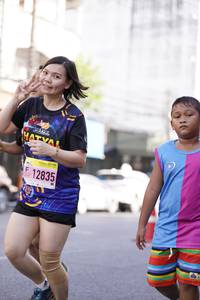 BIB: 12835
                            <button type="button" onclick="openModal(3580409)" class="btn btn-primary btn-sm float-right btn-popup" data-toggle="modal" data-target=".modal-high-quality">
                        <i class="fas fa-shopping-cart"></i> Add to Cart
                    </button>
                                            <button type="button" onclick="isThisMe(3580409, true)" class="btn btn-success btn-sm float-right btn-popup btn-isme hidden" data-toggle="tooltip" data-placement="bottom" title="นี่คือรูปของคุณใช่ไหม คลิกที่นี่เพื่อเอาเข้าอัลบั้ม">
                        <i class="fas fa-plus"></i> Add to album
                    </button>
                    <button type="button" onclick="isThisMe(3580409, false)" class="btn btn-warning btn-sm float-right btn-popup btn-isnotme hidden">
                        <i class="fas fa-ban"></i> Remove from album
                    </button>