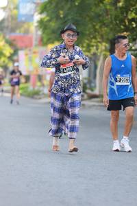 BIB: 40981, 20322
                            <button type="button" onclick="openModal(3589948)" class="btn btn-primary btn-sm float-right btn-popup" data-toggle="modal" data-target=".modal-high-quality">
                        <i class="fas fa-shopping-cart"></i> Add to Cart
                    </button>
                                            <button type="button" onclick="isThisMe(3589948, true)" class="btn btn-success btn-sm float-right btn-popup btn-isme hidden" data-toggle="tooltip" data-placement="bottom" title="นี่คือรูปของคุณใช่ไหม คลิกที่นี่เพื่อเอาเข้าอัลบั้ม">
                        <i class="fas fa-plus"></i> Add to album
                    </button>
                    <button type="button" onclick="isThisMe(3589948, false)" class="btn btn-warning btn-sm float-right btn-popup btn-isnotme hidden">
                        <i class="fas fa-ban"></i> Remove from album
                    </button>