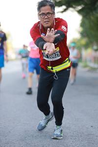 BIB: 825
                            <button type="button" onclick="openModal(3575437)" class="btn btn-primary btn-sm float-right btn-popup" data-toggle="modal" data-target=".modal-high-quality">
                        <i class="fas fa-shopping-cart"></i> Add to Cart
                    </button>
                                            <button type="button" onclick="isThisMe(3575437, true)" class="btn btn-success btn-sm float-right btn-popup btn-isme hidden" data-toggle="tooltip" data-placement="bottom" title="นี่คือรูปของคุณใช่ไหม คลิกที่นี่เพื่อเอาเข้าอัลบั้ม">
                        <i class="fas fa-plus"></i> Add to album
                    </button>
                    <button type="button" onclick="isThisMe(3575437, false)" class="btn btn-warning btn-sm float-right btn-popup btn-isnotme hidden">
                        <i class="fas fa-ban"></i> Remove from album
                    </button>