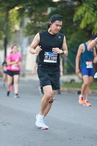 BIB: 21080
                            <button type="button" onclick="openModal(3579095)" class="btn btn-primary btn-sm float-right btn-popup" data-toggle="modal" data-target=".modal-high-quality">
                        <i class="fas fa-shopping-cart"></i> Add to Cart
                    </button>
                                            <button type="button" onclick="isThisMe(3579095, true)" class="btn btn-success btn-sm float-right btn-popup btn-isme hidden" data-toggle="tooltip" data-placement="bottom" title="นี่คือรูปของคุณใช่ไหม คลิกที่นี่เพื่อเอาเข้าอัลบั้ม">
                        <i class="fas fa-plus"></i> Add to album
                    </button>
                    <button type="button" onclick="isThisMe(3579095, false)" class="btn btn-warning btn-sm float-right btn-popup btn-isnotme hidden">
                        <i class="fas fa-ban"></i> Remove from album
                    </button>