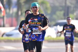 BIB: 2100
                            <button type="button" onclick="openModal(3741971)" class="btn btn-primary btn-sm float-right btn-popup" data-toggle="modal" data-target=".modal-high-quality">
                        <i class="fas fa-shopping-cart"></i> Add to Cart
                    </button>
                                            <button type="button" onclick="isThisMe(3741971, true)" class="btn btn-success btn-sm float-right btn-popup btn-isme hidden" data-toggle="tooltip" data-placement="bottom" title="นี่คือรูปของคุณใช่ไหม คลิกที่นี่เพื่อเอาเข้าอัลบั้ม">
                        <i class="fas fa-plus"></i> Add to album
                    </button>
                    <button type="button" onclick="isThisMe(3741971, false)" class="btn btn-warning btn-sm float-right btn-popup btn-isnotme hidden">
                        <i class="fas fa-ban"></i> Remove from album
                    </button>