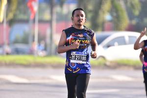 BIB: 21180
                            <button type="button" onclick="openModal(3662903)" class="btn btn-primary btn-sm float-right btn-popup" data-toggle="modal" data-target=".modal-high-quality">
                        <i class="fas fa-shopping-cart"></i> Add to Cart
                    </button>
                                            <button type="button" onclick="isThisMe(3662903, true)" class="btn btn-success btn-sm float-right btn-popup btn-isme hidden" data-toggle="tooltip" data-placement="bottom" title="นี่คือรูปของคุณใช่ไหม คลิกที่นี่เพื่อเอาเข้าอัลบั้ม">
                        <i class="fas fa-plus"></i> Add to album
                    </button>
                    <button type="button" onclick="isThisMe(3662903, false)" class="btn btn-warning btn-sm float-right btn-popup btn-isnotme hidden">
                        <i class="fas fa-ban"></i> Remove from album
                    </button>