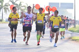 BIB: 400, 40875, 
                            <button type="button" onclick="openModal(3744628)" class="btn btn-primary btn-sm float-right btn-popup" data-toggle="modal" data-target=".modal-high-quality">
                        <i class="fas fa-shopping-cart"></i> Add to Cart
                    </button>
                                            <button type="button" onclick="isThisMe(3744628, true)" class="btn btn-success btn-sm float-right btn-popup btn-isme hidden" data-toggle="tooltip" data-placement="bottom" title="นี่คือรูปของคุณใช่ไหม คลิกที่นี่เพื่อเอาเข้าอัลบั้ม">
                        <i class="fas fa-plus"></i> Add to album
                    </button>
                    <button type="button" onclick="isThisMe(3744628, false)" class="btn btn-warning btn-sm float-right btn-popup btn-isnotme hidden">
                        <i class="fas fa-ban"></i> Remove from album
                    </button>