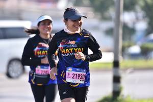 BIB: 21930
                            <button type="button" onclick="openModal(3702318)" class="btn btn-primary btn-sm float-right btn-popup" data-toggle="modal" data-target=".modal-high-quality">
                        <i class="fas fa-shopping-cart"></i> Add to Cart
                    </button>
                                            <button type="button" onclick="isThisMe(3702318, true)" class="btn btn-success btn-sm float-right btn-popup btn-isme hidden" data-toggle="tooltip" data-placement="bottom" title="นี่คือรูปของคุณใช่ไหม คลิกที่นี่เพื่อเอาเข้าอัลบั้ม">
                        <i class="fas fa-plus"></i> Add to album
                    </button>
                    <button type="button" onclick="isThisMe(3702318, false)" class="btn btn-warning btn-sm float-right btn-popup btn-isnotme hidden">
                        <i class="fas fa-ban"></i> Remove from album
                    </button>