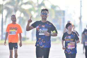 BIB: 211, 11652
                            <button type="button" onclick="openModal(3750946)" class="btn btn-primary btn-sm float-right btn-popup" data-toggle="modal" data-target=".modal-high-quality">
                        <i class="fas fa-shopping-cart"></i> Add to Cart
                    </button>
                                            <button type="button" onclick="isThisMe(3750946, true)" class="btn btn-success btn-sm float-right btn-popup btn-isme hidden" data-toggle="tooltip" data-placement="bottom" title="นี่คือรูปของคุณใช่ไหม คลิกที่นี่เพื่อเอาเข้าอัลบั้ม">
                        <i class="fas fa-plus"></i> Add to album
                    </button>
                    <button type="button" onclick="isThisMe(3750946, false)" class="btn btn-warning btn-sm float-right btn-popup btn-isnotme hidden">
                        <i class="fas fa-ban"></i> Remove from album
                    </button>