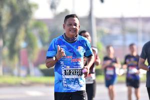 BIB: 231
                            <button type="button" onclick="openModal(3665197)" class="btn btn-primary btn-sm float-right btn-popup" data-toggle="modal" data-target=".modal-high-quality">
                        <i class="fas fa-shopping-cart"></i> Add to Cart
                    </button>
                                            <button type="button" onclick="isThisMe(3665197, true)" class="btn btn-success btn-sm float-right btn-popup btn-isme hidden" data-toggle="tooltip" data-placement="bottom" title="นี่คือรูปของคุณใช่ไหม คลิกที่นี่เพื่อเอาเข้าอัลบั้ม">
                        <i class="fas fa-plus"></i> Add to album
                    </button>
                    <button type="button" onclick="isThisMe(3665197, false)" class="btn btn-warning btn-sm float-right btn-popup btn-isnotme hidden">
                        <i class="fas fa-ban"></i> Remove from album
                    </button>