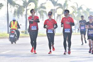 BIB: 215
                            <button type="button" onclick="openModal(3754161)" class="btn btn-primary btn-sm float-right btn-popup" data-toggle="modal" data-target=".modal-high-quality">
                        <i class="fas fa-shopping-cart"></i> Add to Cart
                    </button>
                                            <button type="button" onclick="isThisMe(3754161, true)" class="btn btn-success btn-sm float-right btn-popup btn-isme hidden" data-toggle="tooltip" data-placement="bottom" title="นี่คือรูปของคุณใช่ไหม คลิกที่นี่เพื่อเอาเข้าอัลบั้ม">
                        <i class="fas fa-plus"></i> Add to album
                    </button>
                    <button type="button" onclick="isThisMe(3754161, false)" class="btn btn-warning btn-sm float-right btn-popup btn-isnotme hidden">
                        <i class="fas fa-ban"></i> Remove from album
                    </button>