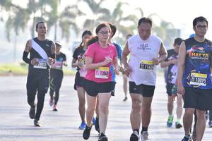 BIB: 1142, 12848, 10895
                            <button type="button" onclick="openModal(3747197)" class="btn btn-primary btn-sm float-right btn-popup" data-toggle="modal" data-target=".modal-high-quality">
                        <i class="fas fa-shopping-cart"></i> Add to Cart
                    </button>
                                            <button type="button" onclick="isThisMe(3747197, true)" class="btn btn-success btn-sm float-right btn-popup btn-isme hidden" data-toggle="tooltip" data-placement="bottom" title="นี่คือรูปของคุณใช่ไหม คลิกที่นี่เพื่อเอาเข้าอัลบั้ม">
                        <i class="fas fa-plus"></i> Add to album
                    </button>
                    <button type="button" onclick="isThisMe(3747197, false)" class="btn btn-warning btn-sm float-right btn-popup btn-isnotme hidden">
                        <i class="fas fa-ban"></i> Remove from album
                    </button>