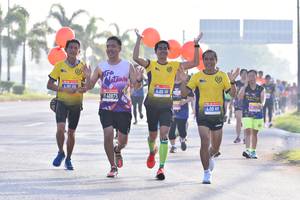 BIB: 400, 0875, 
                            <button type="button" onclick="openModal(3744635)" class="btn btn-primary btn-sm float-right btn-popup" data-toggle="modal" data-target=".modal-high-quality">
                        <i class="fas fa-shopping-cart"></i> Add to Cart
                    </button>
                                            <button type="button" onclick="isThisMe(3744635, true)" class="btn btn-success btn-sm float-right btn-popup btn-isme hidden" data-toggle="tooltip" data-placement="bottom" title="นี่คือรูปของคุณใช่ไหม คลิกที่นี่เพื่อเอาเข้าอัลบั้ม">
                        <i class="fas fa-plus"></i> Add to album
                    </button>
                    <button type="button" onclick="isThisMe(3744635, false)" class="btn btn-warning btn-sm float-right btn-popup btn-isnotme hidden">
                        <i class="fas fa-ban"></i> Remove from album
                    </button>