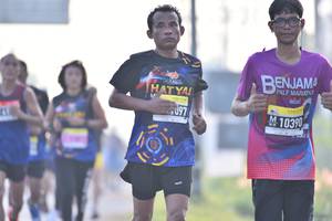 BIB: 097, 10390
                            <button type="button" onclick="openModal(3779325)" class="btn btn-primary btn-sm float-right btn-popup" data-toggle="modal" data-target=".modal-high-quality">
                        <i class="fas fa-shopping-cart"></i> Add to Cart
                    </button>
                                            <button type="button" onclick="isThisMe(3779325, true)" class="btn btn-success btn-sm float-right btn-popup btn-isme hidden" data-toggle="tooltip" data-placement="bottom" title="นี่คือรูปของคุณใช่ไหม คลิกที่นี่เพื่อเอาเข้าอัลบั้ม">
                        <i class="fas fa-plus"></i> Add to album
                    </button>
                    <button type="button" onclick="isThisMe(3779325, false)" class="btn btn-warning btn-sm float-right btn-popup btn-isnotme hidden">
                        <i class="fas fa-ban"></i> Remove from album
                    </button>