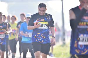 BIB: 10467
                            <button type="button" onclick="openModal(3738677)" class="btn btn-primary btn-sm float-right btn-popup" data-toggle="modal" data-target=".modal-high-quality">
                        <i class="fas fa-shopping-cart"></i> Add to Cart
                    </button>
                                            <button type="button" onclick="isThisMe(3738677, true)" class="btn btn-success btn-sm float-right btn-popup btn-isme hidden" data-toggle="tooltip" data-placement="bottom" title="นี่คือรูปของคุณใช่ไหม คลิกที่นี่เพื่อเอาเข้าอัลบั้ม">
                        <i class="fas fa-plus"></i> Add to album
                    </button>
                    <button type="button" onclick="isThisMe(3738677, false)" class="btn btn-warning btn-sm float-right btn-popup btn-isnotme hidden">
                        <i class="fas fa-ban"></i> Remove from album
                    </button>