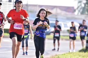 BIB: 41371
                            <button type="button" onclick="openModal(3668956)" class="btn btn-primary btn-sm float-right btn-popup" data-toggle="modal" data-target=".modal-high-quality">
                        <i class="fas fa-shopping-cart"></i> Add to Cart
                    </button>
                                            <button type="button" onclick="isThisMe(3668956, true)" class="btn btn-success btn-sm float-right btn-popup btn-isme hidden" data-toggle="tooltip" data-placement="bottom" title="นี่คือรูปของคุณใช่ไหม คลิกที่นี่เพื่อเอาเข้าอัลบั้ม">
                        <i class="fas fa-plus"></i> Add to album
                    </button>
                    <button type="button" onclick="isThisMe(3668956, false)" class="btn btn-warning btn-sm float-right btn-popup btn-isnotme hidden">
                        <i class="fas fa-ban"></i> Remove from album
                    </button>