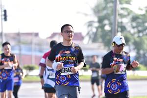 BIB: 211
                            <button type="button" onclick="openModal(3683892)" class="btn btn-primary btn-sm float-right btn-popup" data-toggle="modal" data-target=".modal-high-quality">
                        <i class="fas fa-shopping-cart"></i> Add to Cart
                    </button>
                                            <button type="button" onclick="isThisMe(3683892, true)" class="btn btn-success btn-sm float-right btn-popup btn-isme hidden" data-toggle="tooltip" data-placement="bottom" title="นี่คือรูปของคุณใช่ไหม คลิกที่นี่เพื่อเอาเข้าอัลบั้ม">
                        <i class="fas fa-plus"></i> Add to album
                    </button>
                    <button type="button" onclick="isThisMe(3683892, false)" class="btn btn-warning btn-sm float-right btn-popup btn-isnotme hidden">
                        <i class="fas fa-ban"></i> Remove from album
                    </button>