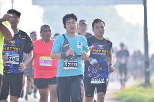 BIB: 201, 21710, 12729, 21178
                            <button type="button" onclick="openModal(3754117)" class="btn btn-primary btn-sm float-right btn-popup" data-toggle="modal" data-target=".modal-high-quality">
                        <i class="fas fa-shopping-cart"></i> Add to Cart
                    </button>
                                            <button type="button" onclick="isThisMe(3754117, true)" class="btn btn-success btn-sm float-right btn-popup btn-isme hidden" data-toggle="tooltip" data-placement="bottom" title="นี่คือรูปของคุณใช่ไหม คลิกที่นี่เพื่อเอาเข้าอัลบั้ม">
                        <i class="fas fa-plus"></i> Add to album
                    </button>
                    <button type="button" onclick="isThisMe(3754117, false)" class="btn btn-warning btn-sm float-right btn-popup btn-isnotme hidden">
                        <i class="fas fa-ban"></i> Remove from album
                    </button>