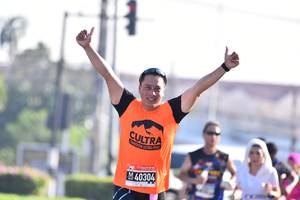 BIB: 40304
                            <button type="button" onclick="openModal(3667530)" class="btn btn-primary btn-sm float-right btn-popup" data-toggle="modal" data-target=".modal-high-quality">
                        <i class="fas fa-shopping-cart"></i> Add to Cart
                    </button>
                                            <button type="button" onclick="isThisMe(3667530, true)" class="btn btn-success btn-sm float-right btn-popup btn-isme hidden" data-toggle="tooltip" data-placement="bottom" title="นี่คือรูปของคุณใช่ไหม คลิกที่นี่เพื่อเอาเข้าอัลบั้ม">
                        <i class="fas fa-plus"></i> Add to album
                    </button>
                    <button type="button" onclick="isThisMe(3667530, false)" class="btn btn-warning btn-sm float-right btn-popup btn-isnotme hidden">
                        <i class="fas fa-ban"></i> Remove from album
                    </button>