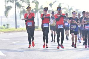 BIB: 215, 0236, 2256
                            <button type="button" onclick="openModal(3754167)" class="btn btn-primary btn-sm float-right btn-popup" data-toggle="modal" data-target=".modal-high-quality">
                        <i class="fas fa-shopping-cart"></i> Add to Cart
                    </button>
                                            <button type="button" onclick="isThisMe(3754167, true)" class="btn btn-success btn-sm float-right btn-popup btn-isme hidden" data-toggle="tooltip" data-placement="bottom" title="นี่คือรูปของคุณใช่ไหม คลิกที่นี่เพื่อเอาเข้าอัลบั้ม">
                        <i class="fas fa-plus"></i> Add to album
                    </button>
                    <button type="button" onclick="isThisMe(3754167, false)" class="btn btn-warning btn-sm float-right btn-popup btn-isnotme hidden">
                        <i class="fas fa-ban"></i> Remove from album
                    </button>