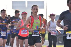 BIB: 22465, 21495, 082
                            <button type="button" onclick="openModal(3767634)" class="btn btn-primary btn-sm float-right btn-popup" data-toggle="modal" data-target=".modal-high-quality">
                        <i class="fas fa-shopping-cart"></i> Add to Cart
                    </button>
                                            <button type="button" onclick="isThisMe(3767634, true)" class="btn btn-success btn-sm float-right btn-popup btn-isme hidden" data-toggle="tooltip" data-placement="bottom" title="นี่คือรูปของคุณใช่ไหม คลิกที่นี่เพื่อเอาเข้าอัลบั้ม">
                        <i class="fas fa-plus"></i> Add to album
                    </button>
                    <button type="button" onclick="isThisMe(3767634, false)" class="btn btn-warning btn-sm float-right btn-popup btn-isnotme hidden">
                        <i class="fas fa-ban"></i> Remove from album
                    </button>