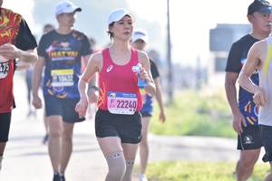 BIB: 22240
                            <button type="button" onclick="openModal(3739188)" class="btn btn-primary btn-sm float-right btn-popup" data-toggle="modal" data-target=".modal-high-quality">
                        <i class="fas fa-shopping-cart"></i> Add to Cart
                    </button>
                                            <button type="button" onclick="isThisMe(3739188, true)" class="btn btn-success btn-sm float-right btn-popup btn-isme hidden" data-toggle="tooltip" data-placement="bottom" title="นี่คือรูปของคุณใช่ไหม คลิกที่นี่เพื่อเอาเข้าอัลบั้ม">
                        <i class="fas fa-plus"></i> Add to album
                    </button>
                    <button type="button" onclick="isThisMe(3739188, false)" class="btn btn-warning btn-sm float-right btn-popup btn-isnotme hidden">
                        <i class="fas fa-ban"></i> Remove from album
                    </button>