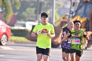 BIB: 220
                            <button type="button" onclick="openModal(3743937)" class="btn btn-primary btn-sm float-right btn-popup" data-toggle="modal" data-target=".modal-high-quality">
                        <i class="fas fa-shopping-cart"></i> Add to Cart
                    </button>
                                            <button type="button" onclick="isThisMe(3743937, true)" class="btn btn-success btn-sm float-right btn-popup btn-isme hidden" data-toggle="tooltip" data-placement="bottom" title="นี่คือรูปของคุณใช่ไหม คลิกที่นี่เพื่อเอาเข้าอัลบั้ม">
                        <i class="fas fa-plus"></i> Add to album
                    </button>
                    <button type="button" onclick="isThisMe(3743937, false)" class="btn btn-warning btn-sm float-right btn-popup btn-isnotme hidden">
                        <i class="fas fa-ban"></i> Remove from album
                    </button>