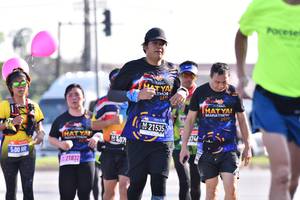 BIB: 251, 500, 21832
                            <button type="button" onclick="openModal(3674134)" class="btn btn-primary btn-sm float-right btn-popup" data-toggle="modal" data-target=".modal-high-quality">
                        <i class="fas fa-shopping-cart"></i> Add to Cart
                    </button>
                                            <button type="button" onclick="isThisMe(3674134, true)" class="btn btn-success btn-sm float-right btn-popup btn-isme hidden" data-toggle="tooltip" data-placement="bottom" title="นี่คือรูปของคุณใช่ไหม คลิกที่นี่เพื่อเอาเข้าอัลบั้ม">
                        <i class="fas fa-plus"></i> Add to album
                    </button>
                    <button type="button" onclick="isThisMe(3674134, false)" class="btn btn-warning btn-sm float-right btn-popup btn-isnotme hidden">
                        <i class="fas fa-ban"></i> Remove from album
                    </button>