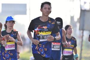 BIB: 102, 12379, 40885
                            <button type="button" onclick="openModal(3744710)" class="btn btn-primary btn-sm float-right btn-popup" data-toggle="modal" data-target=".modal-high-quality">
                        <i class="fas fa-shopping-cart"></i> Add to Cart
                    </button>
                                            <button type="button" onclick="isThisMe(3744710, true)" class="btn btn-success btn-sm float-right btn-popup btn-isme hidden" data-toggle="tooltip" data-placement="bottom" title="นี่คือรูปของคุณใช่ไหม คลิกที่นี่เพื่อเอาเข้าอัลบั้ม">
                        <i class="fas fa-plus"></i> Add to album
                    </button>
                    <button type="button" onclick="isThisMe(3744710, false)" class="btn btn-warning btn-sm float-right btn-popup btn-isnotme hidden">
                        <i class="fas fa-ban"></i> Remove from album
                    </button>