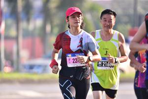 BIB: 216, 
                            <button type="button" onclick="openModal(3661858)" class="btn btn-primary btn-sm float-right btn-popup" data-toggle="modal" data-target=".modal-high-quality">
                        <i class="fas fa-shopping-cart"></i> Add to Cart
                    </button>
                                            <button type="button" onclick="isThisMe(3661858, true)" class="btn btn-success btn-sm float-right btn-popup btn-isme hidden" data-toggle="tooltip" data-placement="bottom" title="นี่คือรูปของคุณใช่ไหม คลิกที่นี่เพื่อเอาเข้าอัลบั้ม">
                        <i class="fas fa-plus"></i> Add to album
                    </button>
                    <button type="button" onclick="isThisMe(3661858, false)" class="btn btn-warning btn-sm float-right btn-popup btn-isnotme hidden">
                        <i class="fas fa-ban"></i> Remove from album
                    </button>