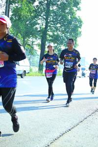 BIB: 
                            <button type="button" onclick="openModal(3713377)" class="btn btn-primary btn-sm float-right btn-popup" data-toggle="modal" data-target=".modal-high-quality">
                        <i class="fas fa-shopping-cart"></i> Add to Cart
                    </button>
                                            <button type="button" onclick="isThisMe(3713377, true)" class="btn btn-success btn-sm float-right btn-popup btn-isme hidden" data-toggle="tooltip" data-placement="bottom" title="นี่คือรูปของคุณใช่ไหม คลิกที่นี่เพื่อเอาเข้าอัลบั้ม">
                        <i class="fas fa-plus"></i> Add to album
                    </button>
                    <button type="button" onclick="isThisMe(3713377, false)" class="btn btn-warning btn-sm float-right btn-popup btn-isnotme hidden">
                        <i class="fas fa-ban"></i> Remove from album
                    </button>