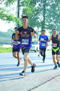 BIB: 2019, 20579
                            <button type="button" onclick="openModal(3702277)" class="btn btn-primary btn-sm float-right btn-popup" data-toggle="modal" data-target=".modal-high-quality">
                        <i class="fas fa-shopping-cart"></i> Add to Cart
                    </button>
                                            <button type="button" onclick="isThisMe(3702277, true)" class="btn btn-success btn-sm float-right btn-popup btn-isme hidden" data-toggle="tooltip" data-placement="bottom" title="นี่คือรูปของคุณใช่ไหม คลิกที่นี่เพื่อเอาเข้าอัลบั้ม">
                        <i class="fas fa-plus"></i> Add to album
                    </button>
                    <button type="button" onclick="isThisMe(3702277, false)" class="btn btn-warning btn-sm float-right btn-popup btn-isnotme hidden">
                        <i class="fas fa-ban"></i> Remove from album
                    </button>