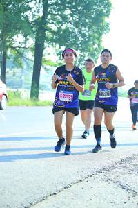 BIB: 20575, 22575
                            <button type="button" onclick="openModal(3696206)" class="btn btn-primary btn-sm float-right btn-popup" data-toggle="modal" data-target=".modal-high-quality">
                        <i class="fas fa-shopping-cart"></i> Add to Cart
                    </button>
                                            <button type="button" onclick="isThisMe(3696206, true)" class="btn btn-success btn-sm float-right btn-popup btn-isme hidden" data-toggle="tooltip" data-placement="bottom" title="นี่คือรูปของคุณใช่ไหม คลิกที่นี่เพื่อเอาเข้าอัลบั้ม">
                        <i class="fas fa-plus"></i> Add to album
                    </button>
                    <button type="button" onclick="isThisMe(3696206, false)" class="btn btn-warning btn-sm float-right btn-popup btn-isnotme hidden">
                        <i class="fas fa-ban"></i> Remove from album
                    </button>