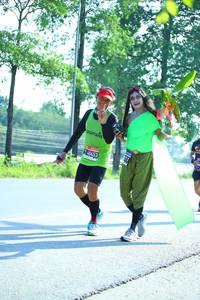 BIB: 40453
                            <button type="button" onclick="openModal(3713994)" class="btn btn-primary btn-sm float-right btn-popup" data-toggle="modal" data-target=".modal-high-quality">
                        <i class="fas fa-shopping-cart"></i> Add to Cart
                    </button>
                                            <button type="button" onclick="isThisMe(3713994, true)" class="btn btn-success btn-sm float-right btn-popup btn-isme hidden" data-toggle="tooltip" data-placement="bottom" title="นี่คือรูปของคุณใช่ไหม คลิกที่นี่เพื่อเอาเข้าอัลบั้ม">
                        <i class="fas fa-plus"></i> Add to album
                    </button>
                    <button type="button" onclick="isThisMe(3713994, false)" class="btn btn-warning btn-sm float-right btn-popup btn-isnotme hidden">
                        <i class="fas fa-ban"></i> Remove from album
                    </button>