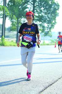 BIB: 22313
                            <button type="button" onclick="openModal(3712971)" class="btn btn-primary btn-sm float-right btn-popup" data-toggle="modal" data-target=".modal-high-quality">
                        <i class="fas fa-shopping-cart"></i> Add to Cart
                    </button>
                                            <button type="button" onclick="isThisMe(3712971, true)" class="btn btn-success btn-sm float-right btn-popup btn-isme hidden" data-toggle="tooltip" data-placement="bottom" title="นี่คือรูปของคุณใช่ไหม คลิกที่นี่เพื่อเอาเข้าอัลบั้ม">
                        <i class="fas fa-plus"></i> Add to album
                    </button>
                    <button type="button" onclick="isThisMe(3712971, false)" class="btn btn-warning btn-sm float-right btn-popup btn-isnotme hidden">
                        <i class="fas fa-ban"></i> Remove from album
                    </button>