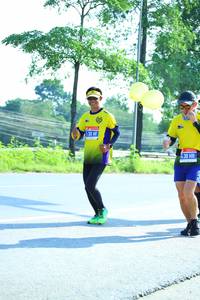 BIB: 5
                            <button type="button" onclick="openModal(3714345)" class="btn btn-primary btn-sm float-right btn-popup" data-toggle="modal" data-target=".modal-high-quality">
                        <i class="fas fa-shopping-cart"></i> Add to Cart
                    </button>
                                            <button type="button" onclick="isThisMe(3714345, true)" class="btn btn-success btn-sm float-right btn-popup btn-isme hidden" data-toggle="tooltip" data-placement="bottom" title="นี่คือรูปของคุณใช่ไหม คลิกที่นี่เพื่อเอาเข้าอัลบั้ม">
                        <i class="fas fa-plus"></i> Add to album
                    </button>
                    <button type="button" onclick="isThisMe(3714345, false)" class="btn btn-warning btn-sm float-right btn-popup btn-isnotme hidden">
                        <i class="fas fa-ban"></i> Remove from album
                    </button>