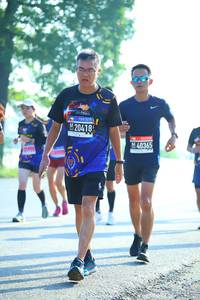 BIB: 20418, 40365
                            <button type="button" onclick="openModal(3812128)" class="btn btn-primary btn-sm float-right btn-popup" data-toggle="modal" data-target=".modal-high-quality">
                        <i class="fas fa-shopping-cart"></i> Add to Cart
                    </button>
                                            <button type="button" onclick="isThisMe(3812128, true)" class="btn btn-success btn-sm float-right btn-popup btn-isme hidden" data-toggle="tooltip" data-placement="bottom" title="นี่คือรูปของคุณใช่ไหม คลิกที่นี่เพื่อเอาเข้าอัลบั้ม">
                        <i class="fas fa-plus"></i> Add to album
                    </button>
                    <button type="button" onclick="isThisMe(3812128, false)" class="btn btn-warning btn-sm float-right btn-popup btn-isnotme hidden">
                        <i class="fas fa-ban"></i> Remove from album
                    </button>