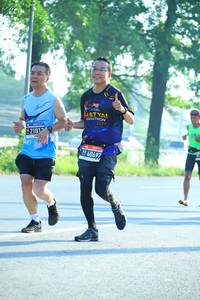 BIB: 210, 40697
                            <button type="button" onclick="openModal(3700961)" class="btn btn-primary btn-sm float-right btn-popup" data-toggle="modal" data-target=".modal-high-quality">
                        <i class="fas fa-shopping-cart"></i> Add to Cart
                    </button>
                                            <button type="button" onclick="isThisMe(3700961, true)" class="btn btn-success btn-sm float-right btn-popup btn-isme hidden" data-toggle="tooltip" data-placement="bottom" title="นี่คือรูปของคุณใช่ไหม คลิกที่นี่เพื่อเอาเข้าอัลบั้ม">
                        <i class="fas fa-plus"></i> Add to album
                    </button>
                    <button type="button" onclick="isThisMe(3700961, false)" class="btn btn-warning btn-sm float-right btn-popup btn-isnotme hidden">
                        <i class="fas fa-ban"></i> Remove from album
                    </button>