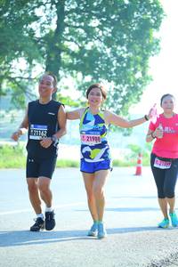 BIB: 21162, 21988
                            <button type="button" onclick="openModal(3812257)" class="btn btn-primary btn-sm float-right btn-popup" data-toggle="modal" data-target=".modal-high-quality">
                        <i class="fas fa-shopping-cart"></i> Add to Cart
                    </button>
                                            <button type="button" onclick="isThisMe(3812257, true)" class="btn btn-success btn-sm float-right btn-popup btn-isme hidden" data-toggle="tooltip" data-placement="bottom" title="นี่คือรูปของคุณใช่ไหม คลิกที่นี่เพื่อเอาเข้าอัลบั้ม">
                        <i class="fas fa-plus"></i> Add to album
                    </button>
                    <button type="button" onclick="isThisMe(3812257, false)" class="btn btn-warning btn-sm float-right btn-popup btn-isnotme hidden">
                        <i class="fas fa-ban"></i> Remove from album
                    </button>