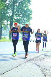 BIB: 0329
                            <button type="button" onclick="openModal(3713660)" class="btn btn-primary btn-sm float-right btn-popup" data-toggle="modal" data-target=".modal-high-quality">
                        <i class="fas fa-shopping-cart"></i> Add to Cart
                    </button>
                                            <button type="button" onclick="isThisMe(3713660, true)" class="btn btn-success btn-sm float-right btn-popup btn-isme hidden" data-toggle="tooltip" data-placement="bottom" title="นี่คือรูปของคุณใช่ไหม คลิกที่นี่เพื่อเอาเข้าอัลบั้ม">
                        <i class="fas fa-plus"></i> Add to album
                    </button>
                    <button type="button" onclick="isThisMe(3713660, false)" class="btn btn-warning btn-sm float-right btn-popup btn-isnotme hidden">
                        <i class="fas fa-ban"></i> Remove from album
                    </button>