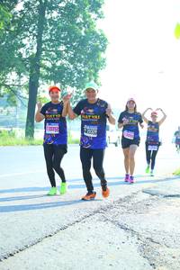 BIB: 20329
                            <button type="button" onclick="openModal(3713658)" class="btn btn-primary btn-sm float-right btn-popup" data-toggle="modal" data-target=".modal-high-quality">
                        <i class="fas fa-shopping-cart"></i> Add to Cart
                    </button>
                                            <button type="button" onclick="isThisMe(3713658, true)" class="btn btn-success btn-sm float-right btn-popup btn-isme hidden" data-toggle="tooltip" data-placement="bottom" title="นี่คือรูปของคุณใช่ไหม คลิกที่นี่เพื่อเอาเข้าอัลบั้ม">
                        <i class="fas fa-plus"></i> Add to album
                    </button>
                    <button type="button" onclick="isThisMe(3713658, false)" class="btn btn-warning btn-sm float-right btn-popup btn-isnotme hidden">
                        <i class="fas fa-ban"></i> Remove from album
                    </button>