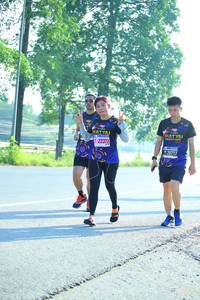 BIB: 22372, 20717
                            <button type="button" onclick="openModal(3706541)" class="btn btn-primary btn-sm float-right btn-popup" data-toggle="modal" data-target=".modal-high-quality">
                        <i class="fas fa-shopping-cart"></i> Add to Cart
                    </button>
                                            <button type="button" onclick="isThisMe(3706541, true)" class="btn btn-success btn-sm float-right btn-popup btn-isme hidden" data-toggle="tooltip" data-placement="bottom" title="นี่คือรูปของคุณใช่ไหม คลิกที่นี่เพื่อเอาเข้าอัลบั้ม">
                        <i class="fas fa-plus"></i> Add to album
                    </button>
                    <button type="button" onclick="isThisMe(3706541, false)" class="btn btn-warning btn-sm float-right btn-popup btn-isnotme hidden">
                        <i class="fas fa-ban"></i> Remove from album
                    </button>